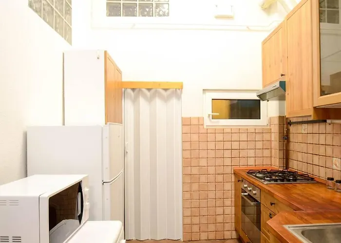 Apartament Famous Kiraly Street At Large 3br 10ppl @ Budapesta