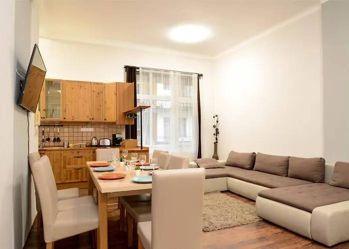 Apartment Famous Kiraly Street At Large 3br 10ppl @ Budapest