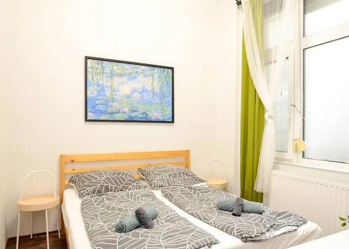 Apartment Famous Kiraly Street At Large 3br 10ppl @