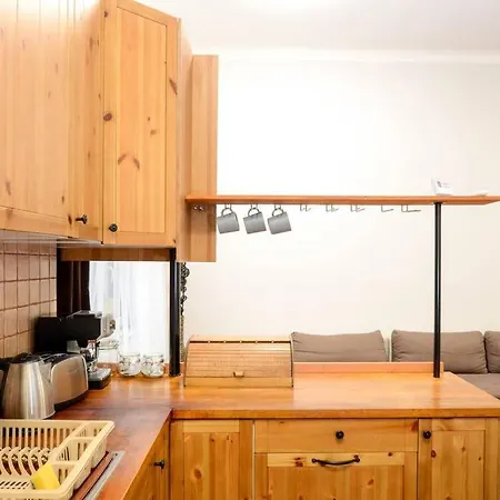 Famous Kiraly Street At Large 3br 10ppl @ *